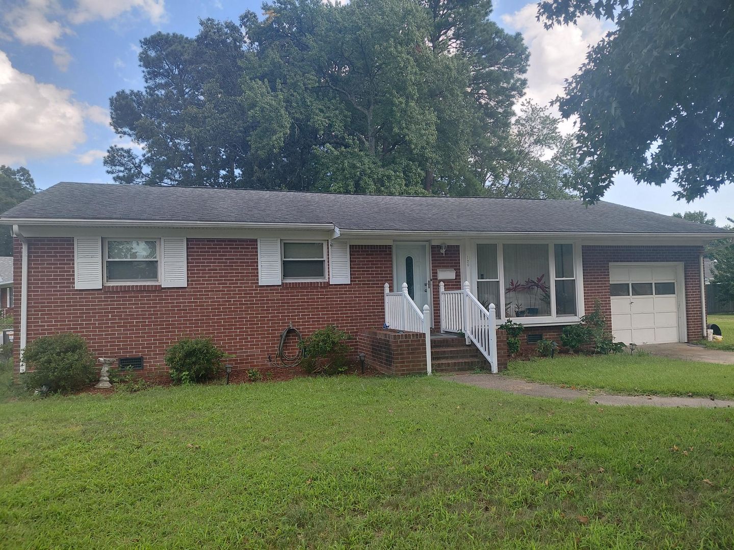 Newport News House: 120 Latham Drive