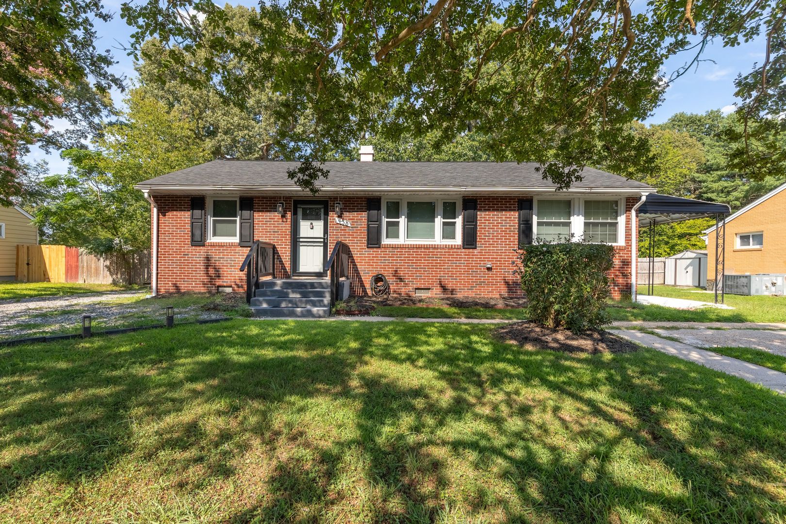 Williamsburg House: 138 Banneker Dr