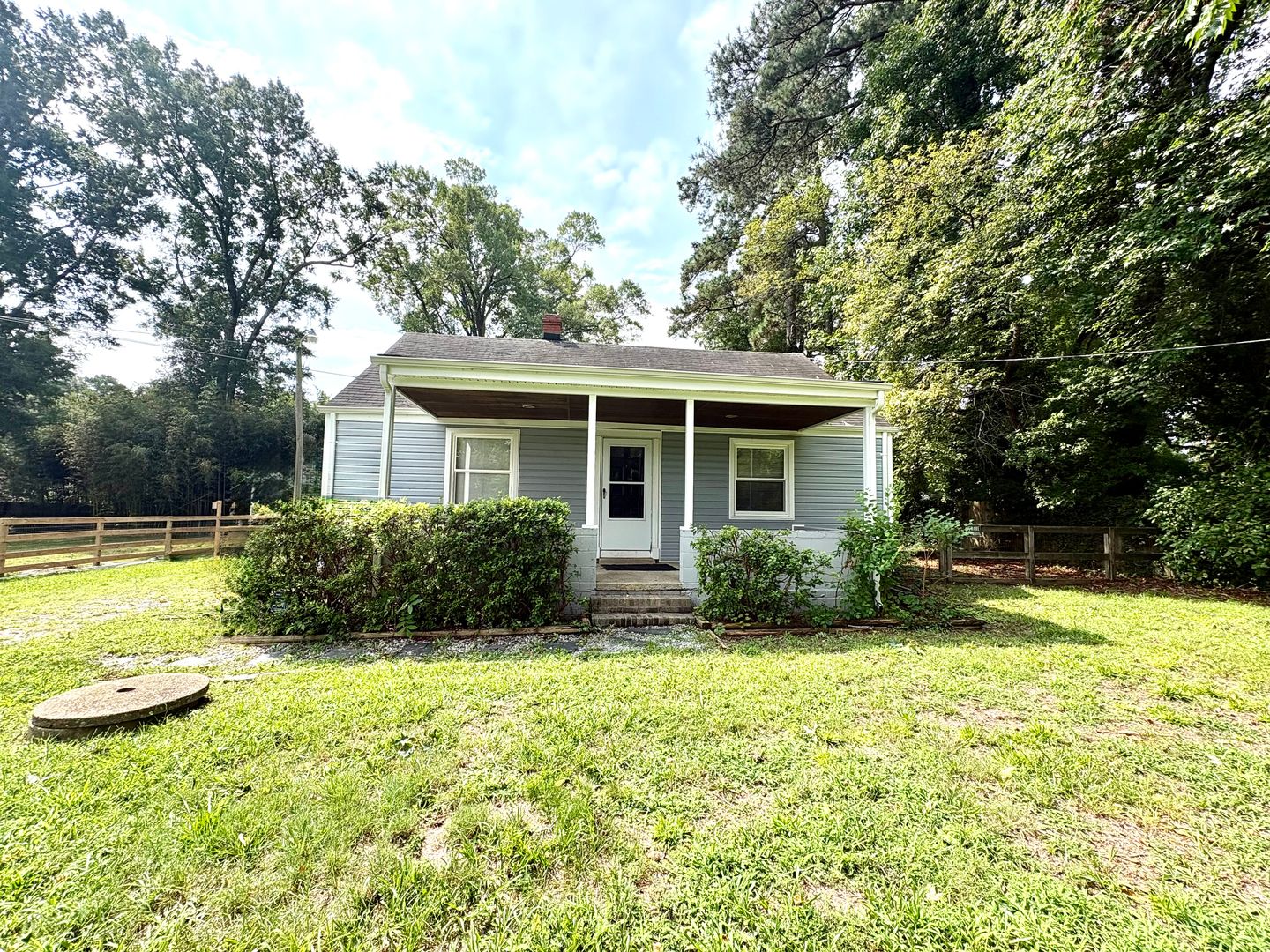 Henrico House: 1705 Eden Ave