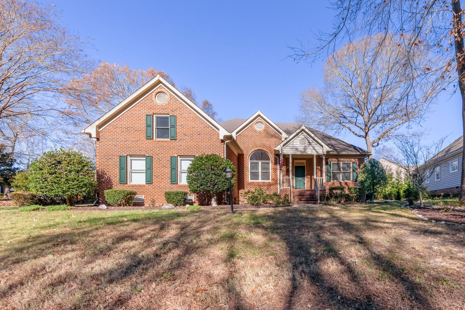 Williamsburg House: 401 Ashwood Drive