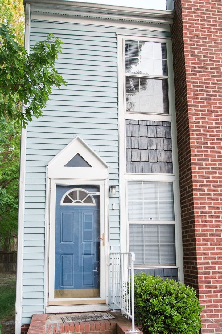 Newport News Condo: 433 Lester Rd #1