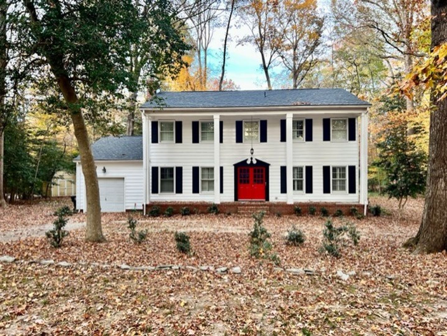 Williamsburg House: 100 Greenwood Drive