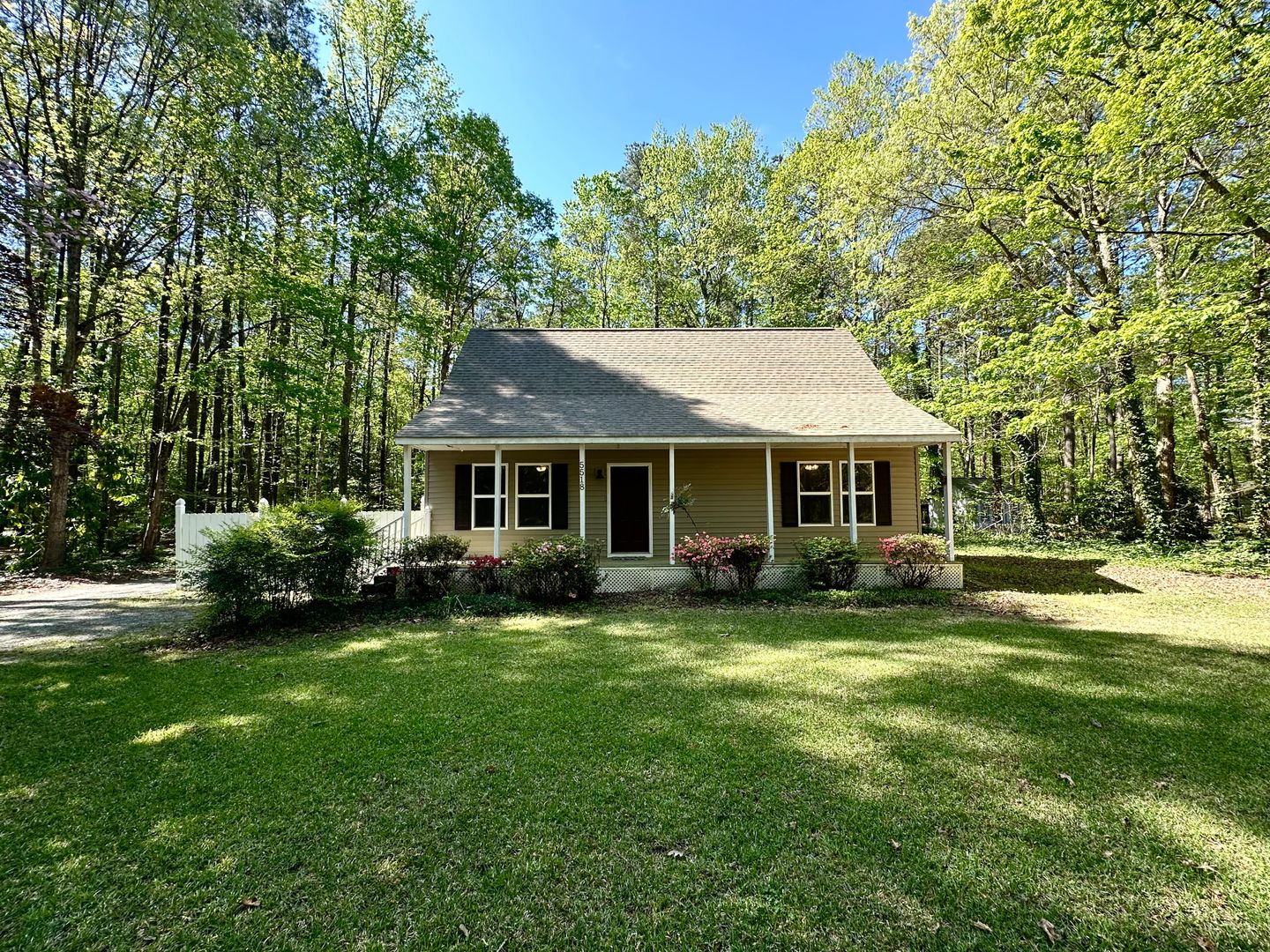 Gloucester House: 5518 Thompson Drive