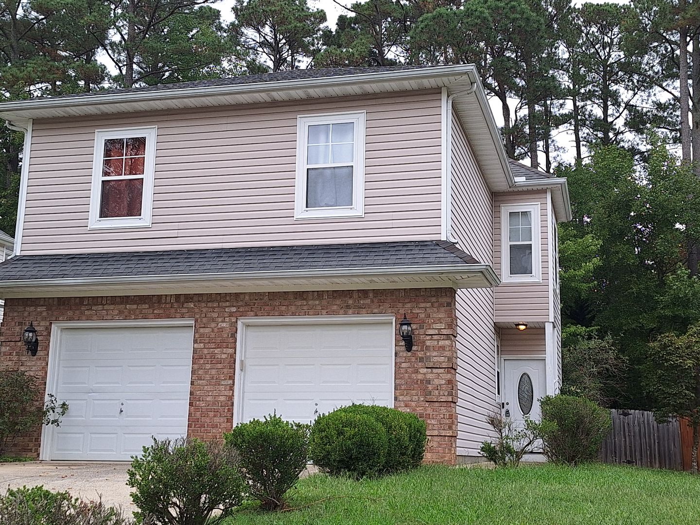 Yorktown House: 113 Brightwood Terrace