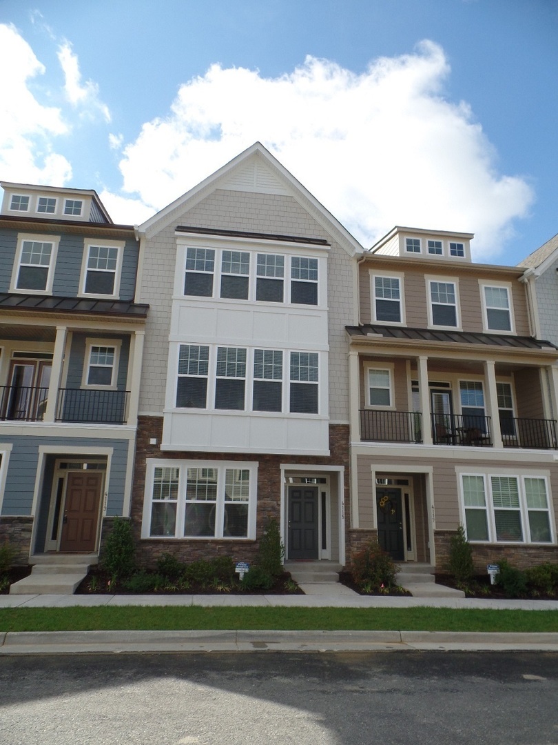 Williamsburg Townhome: 4115 Prospect Street