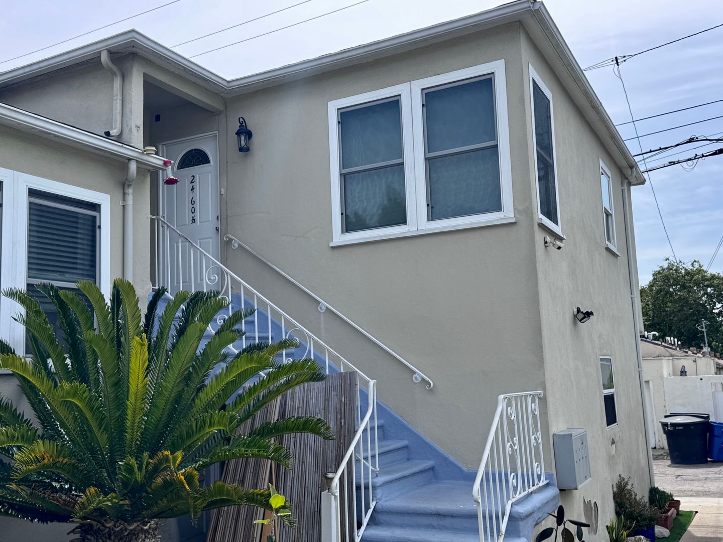 Santa Monica Apartment: 2458 Ocean Park Blvd