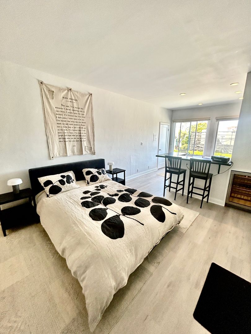 San Francisco Condo: 1955A Beach St