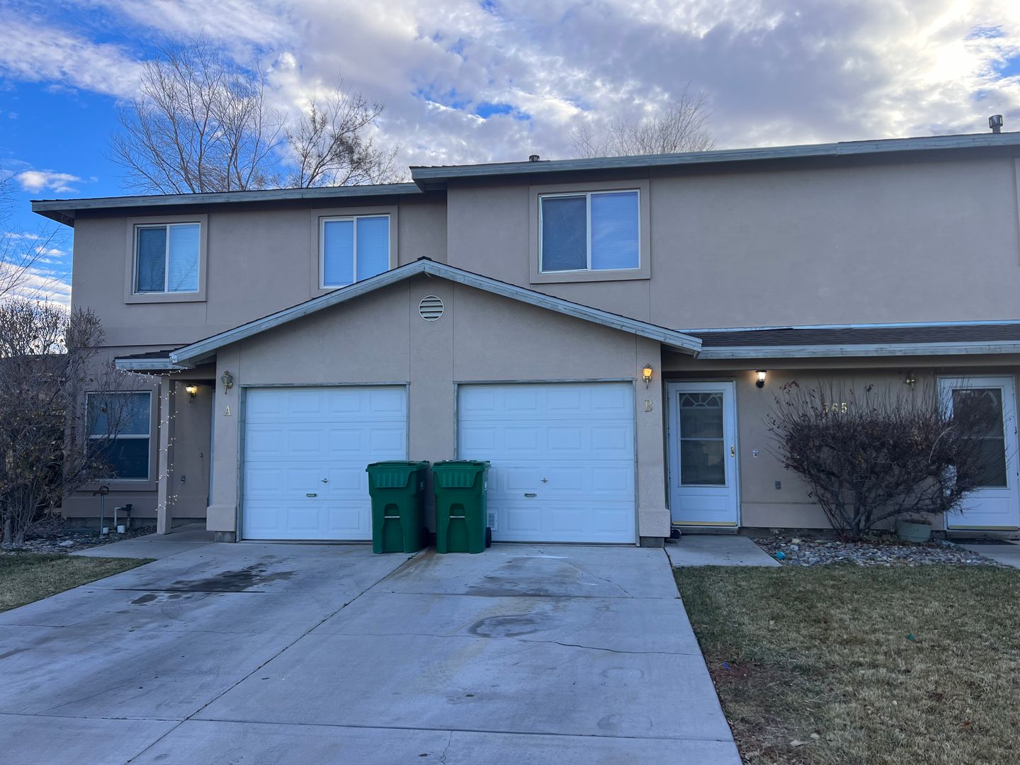 Fernley Apartment: 565 Sunny Lane