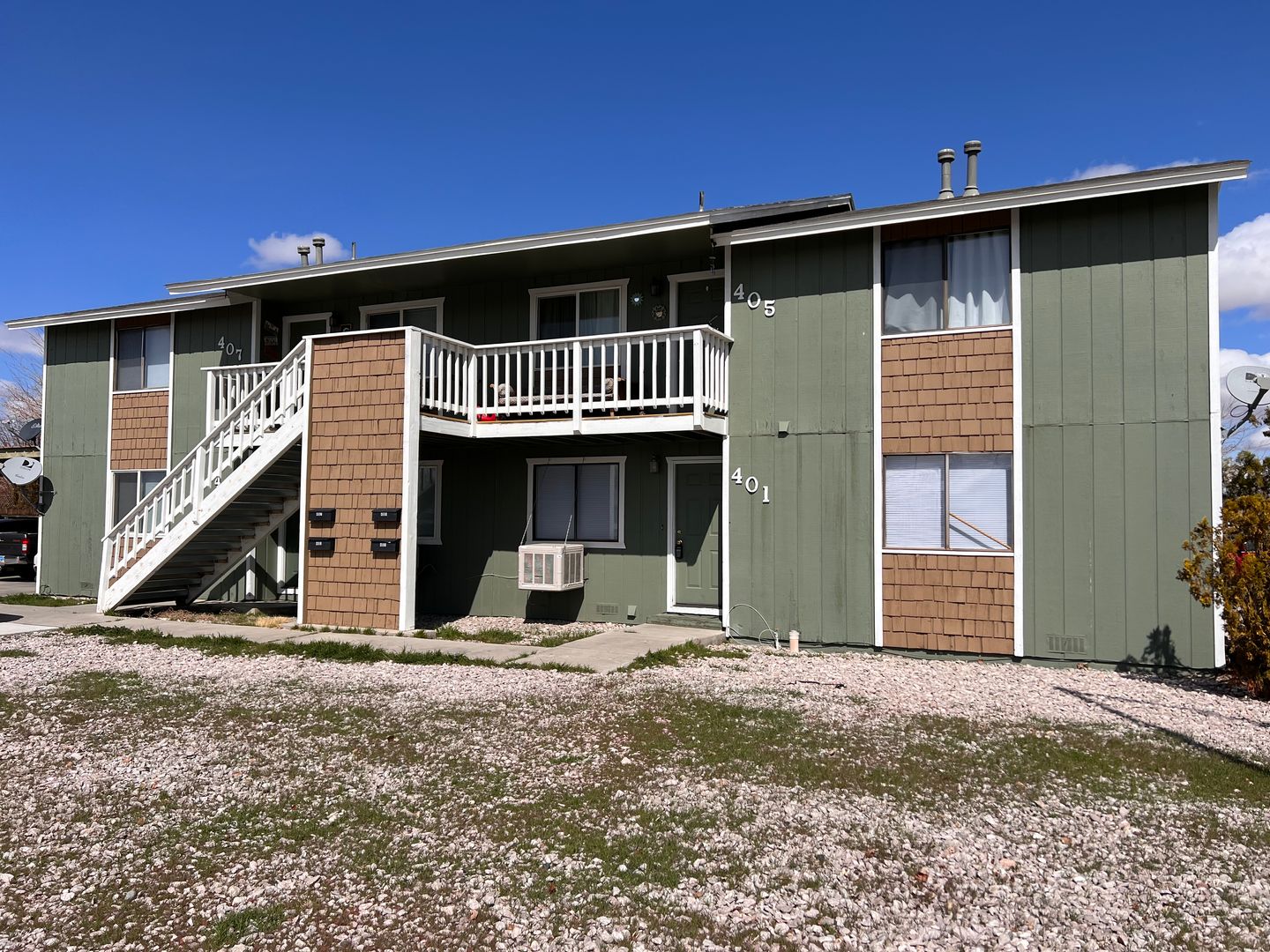 Fallon Apartment: 401-407 N Taylor St