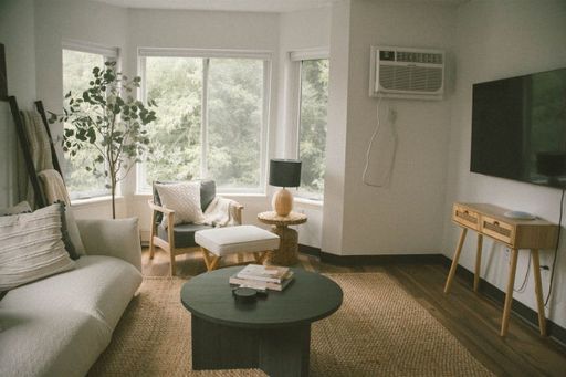 Updated 2/bed 2/bath with garage parking available! – photo 1