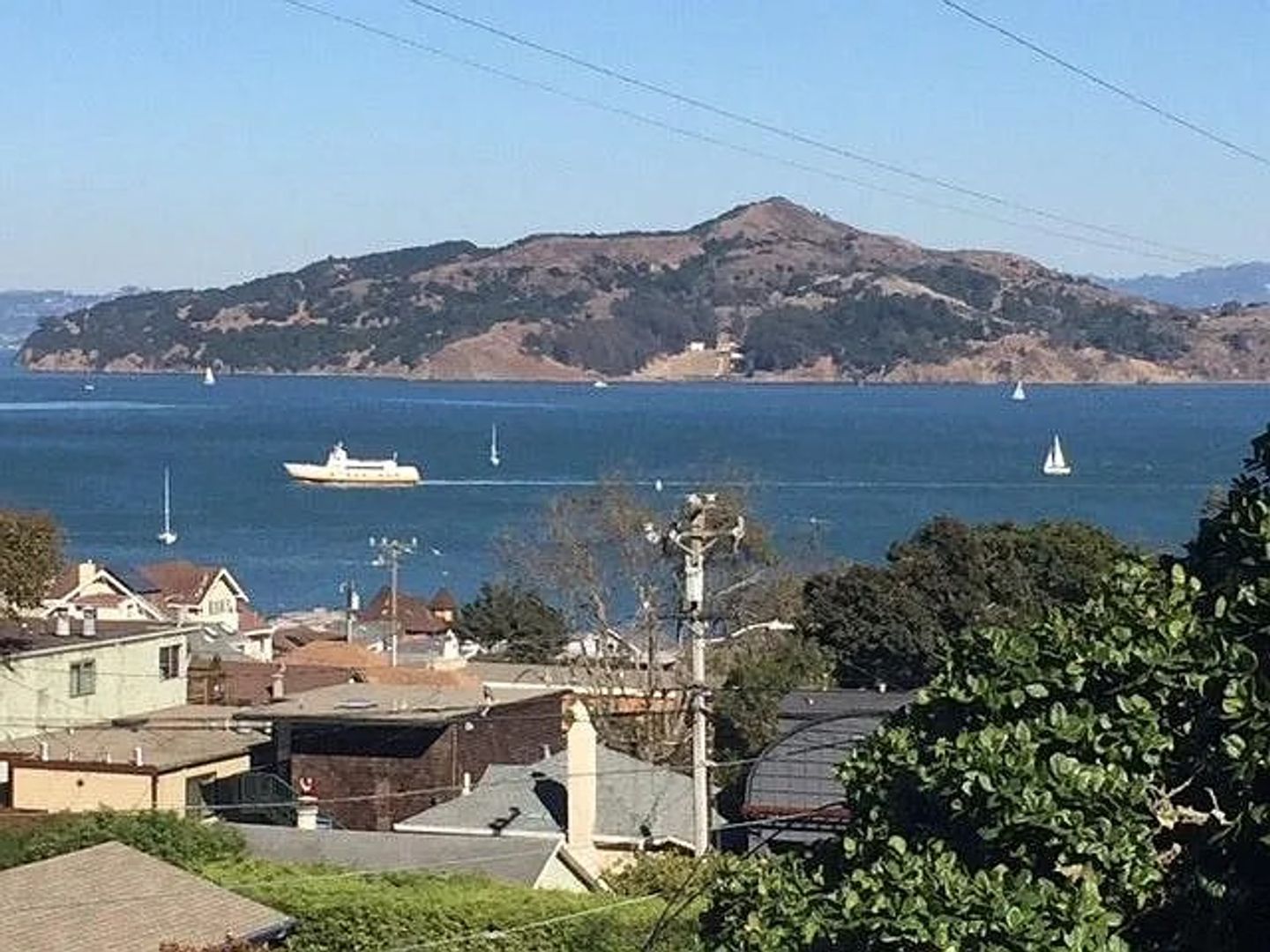 Sausalito Apartment: 23- 25 Crescent Avenue