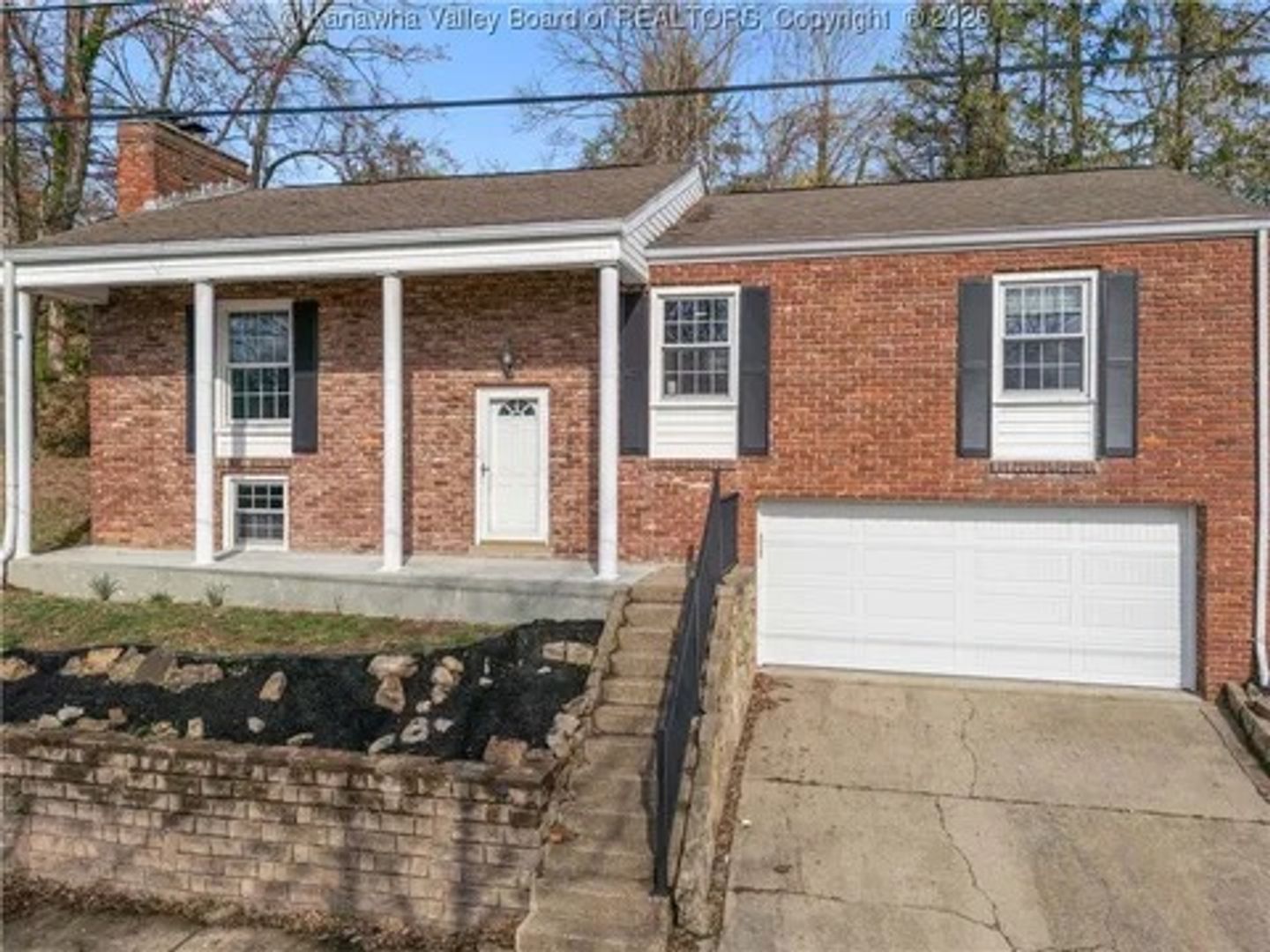Charleston House: 1501 Knob Rd