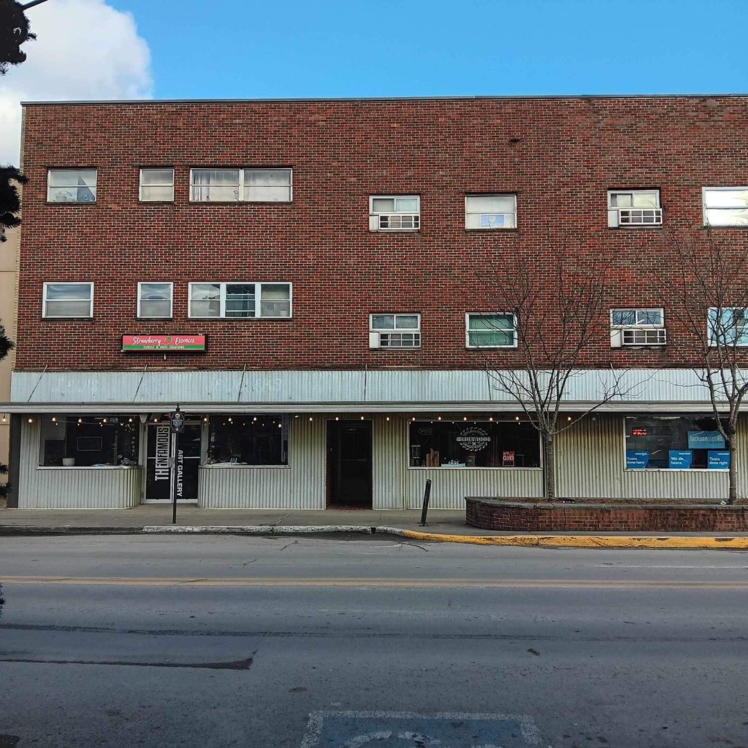 Buckhannon Apartment: 34 E Main St.