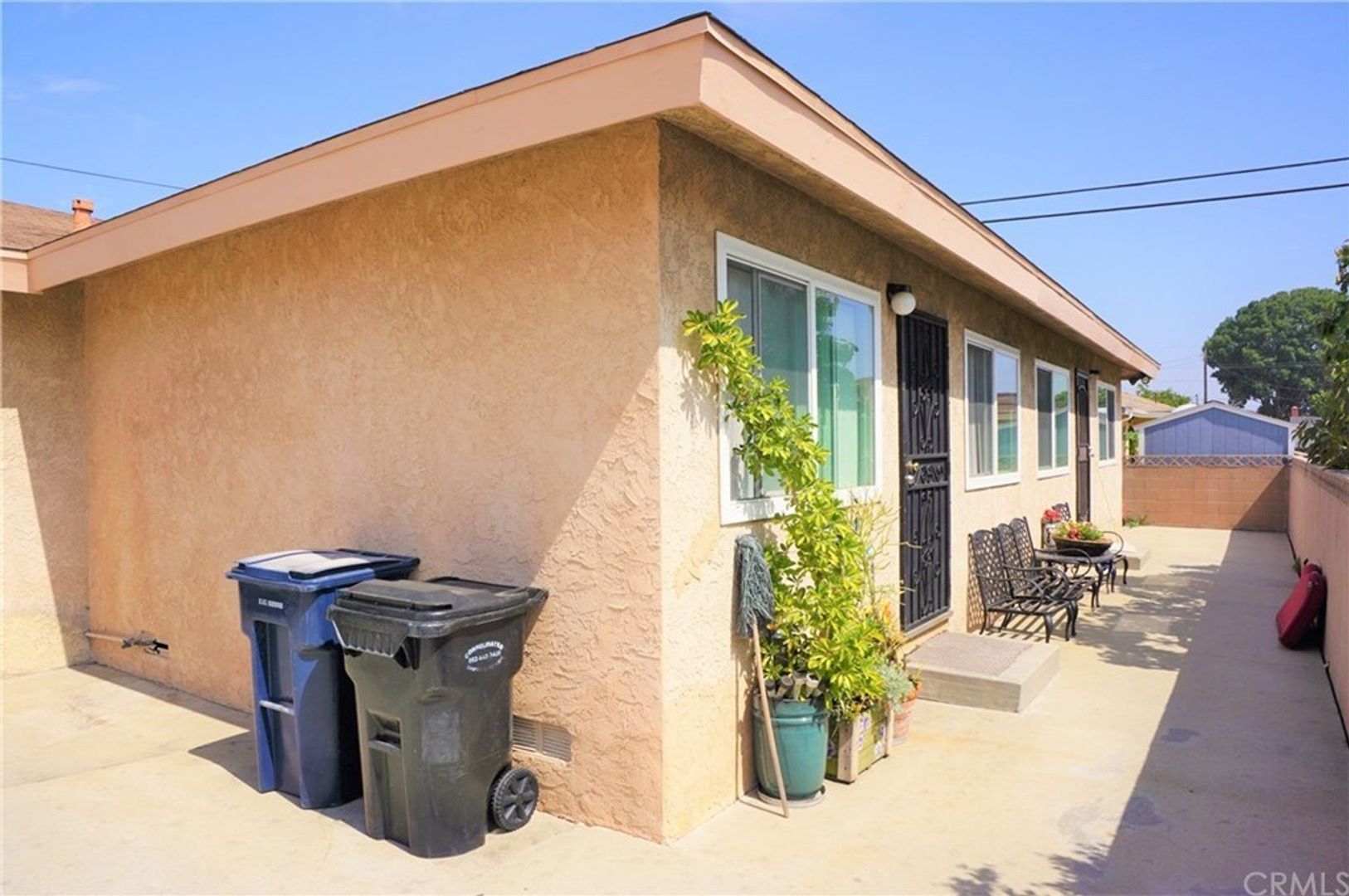Hawthorne Apartment: 4239 W. 138th St.