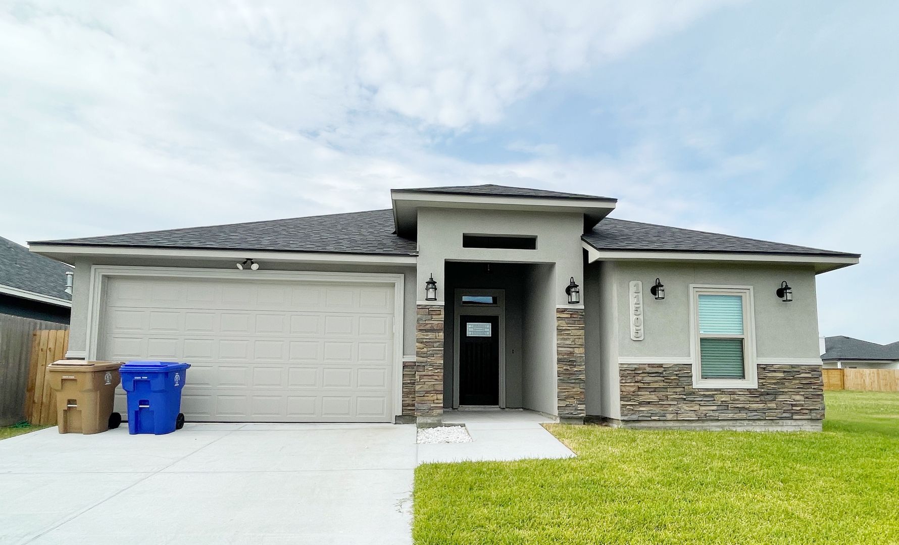 Corpus Christi House: 11505 Willow Weep