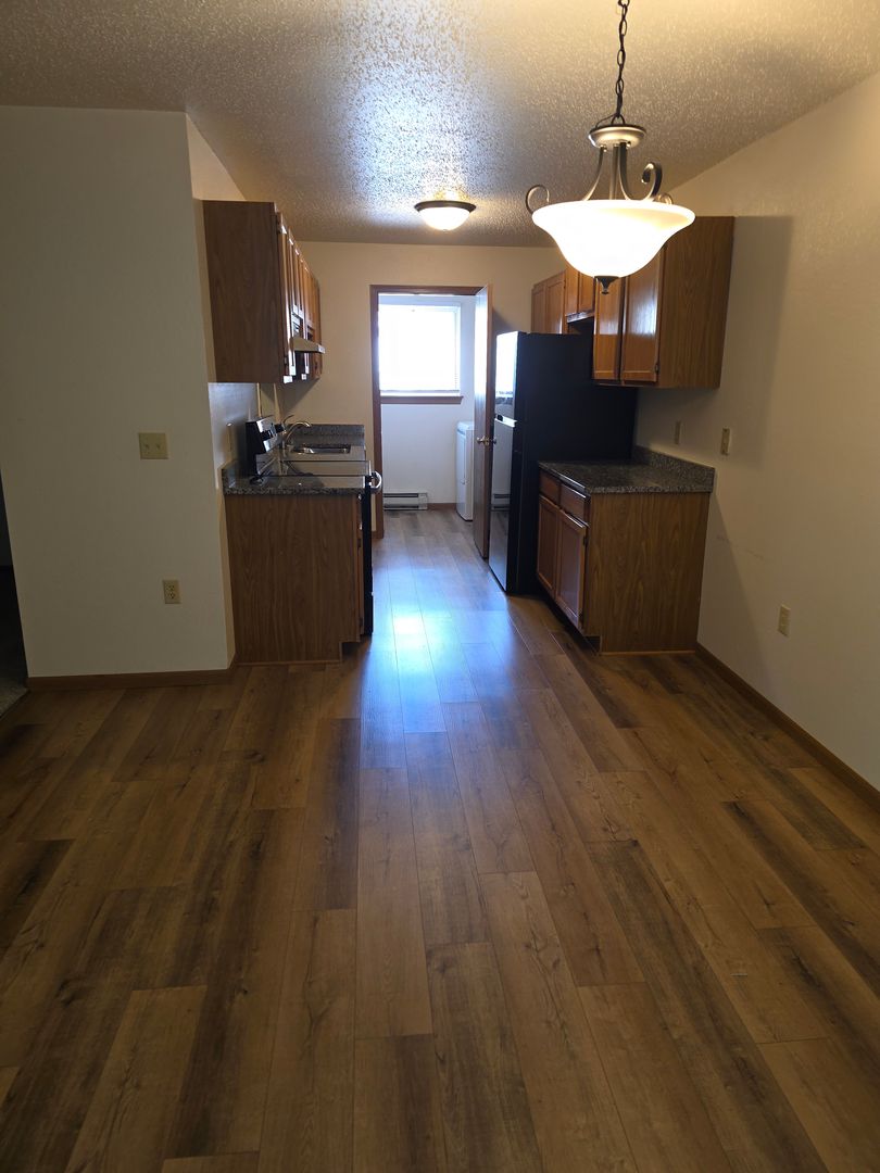 Germantown Apartment: W172 N11373 Division Rd.