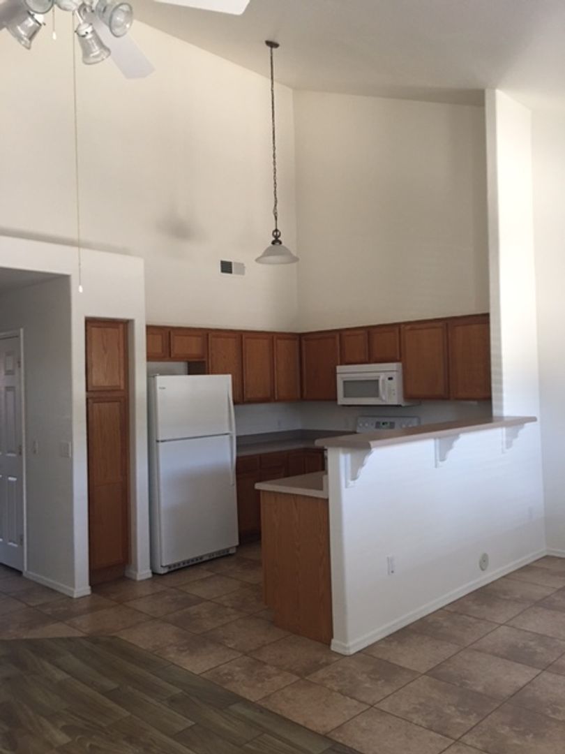 Mesa Apartment: 6521 E University Dr.
