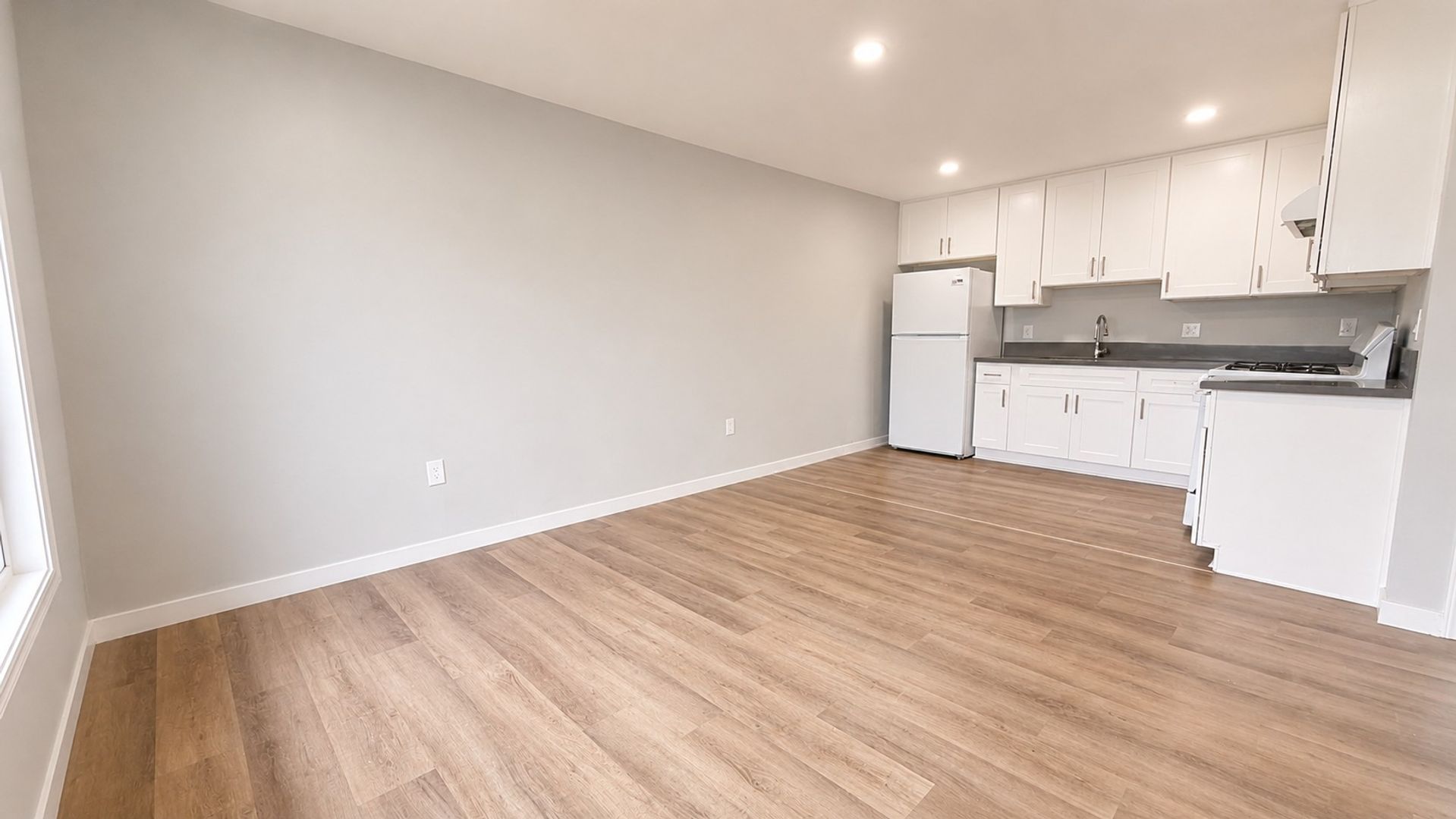 Los Angeles Apartment: 5000 W Coliseum St.