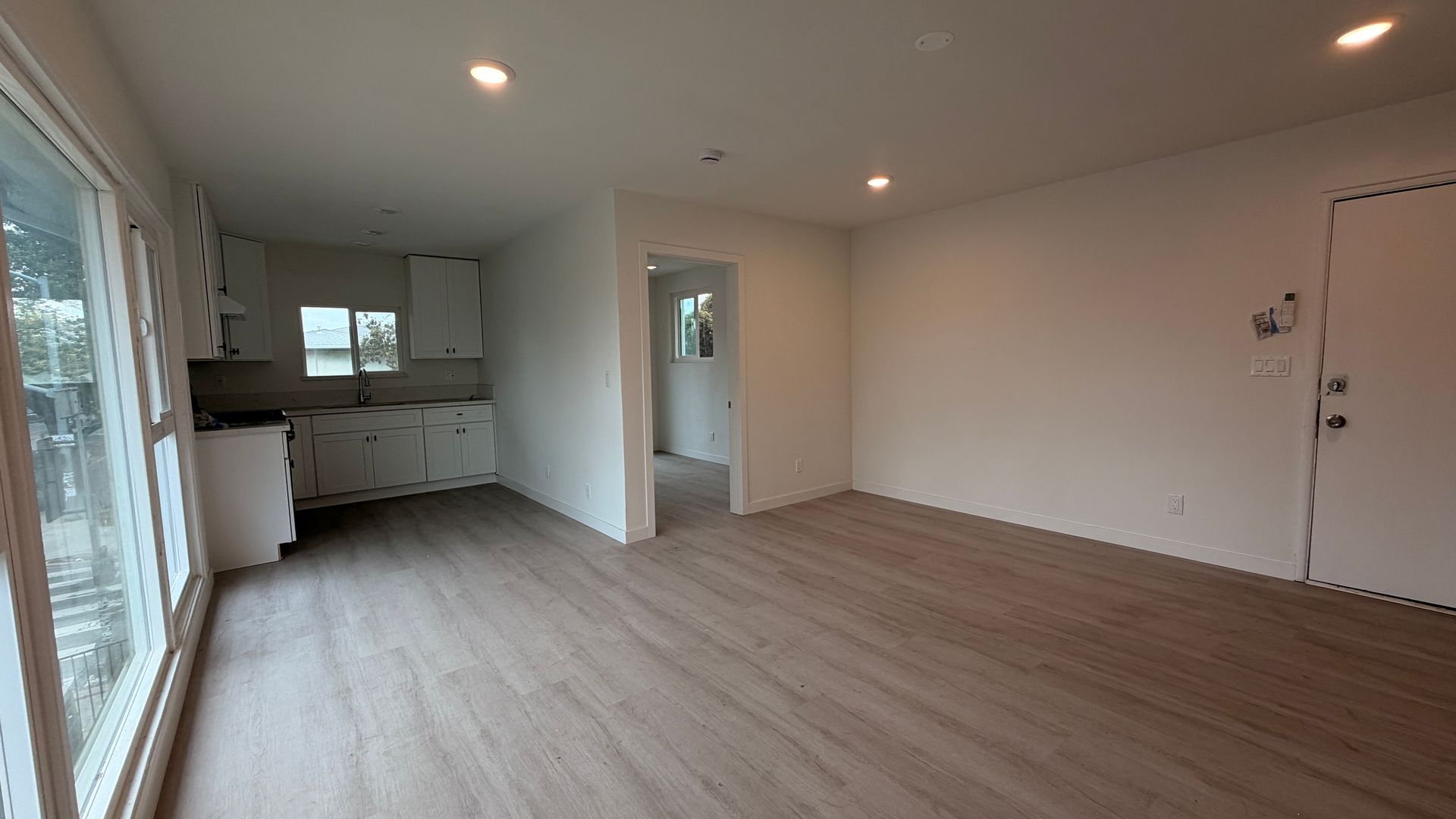 Los Angeles Apartment: 5000 W Coliseum St.