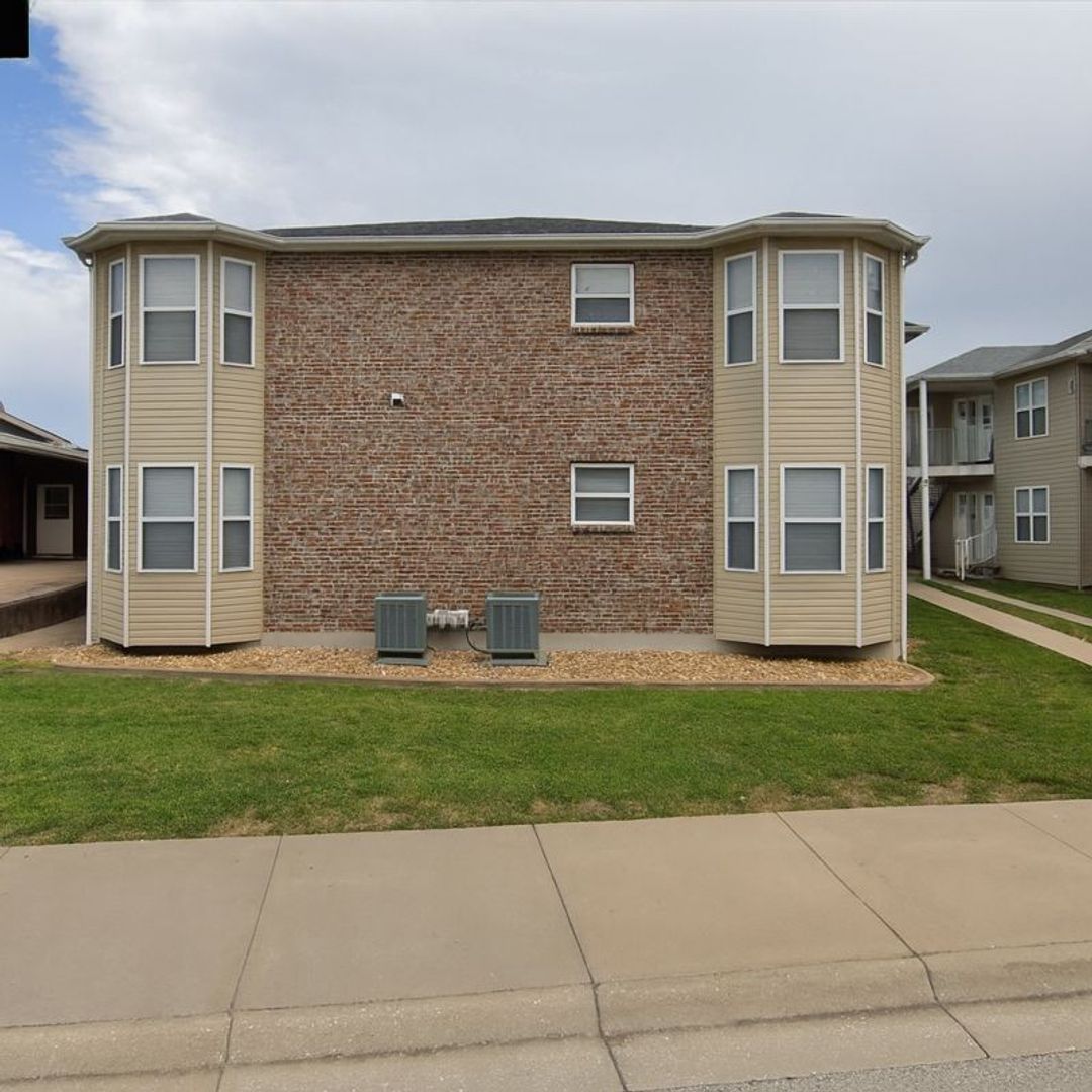 WASHINGTON Apartment: 727 WEST 5TH