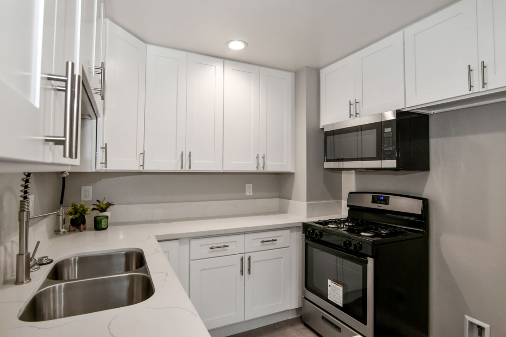 Upland Apartment: 1400 W Arrow Hwy