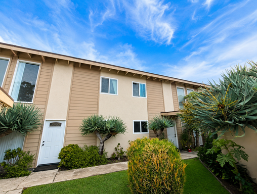 Charming Two-Story Townhome in Old Town Tustin – photo 1