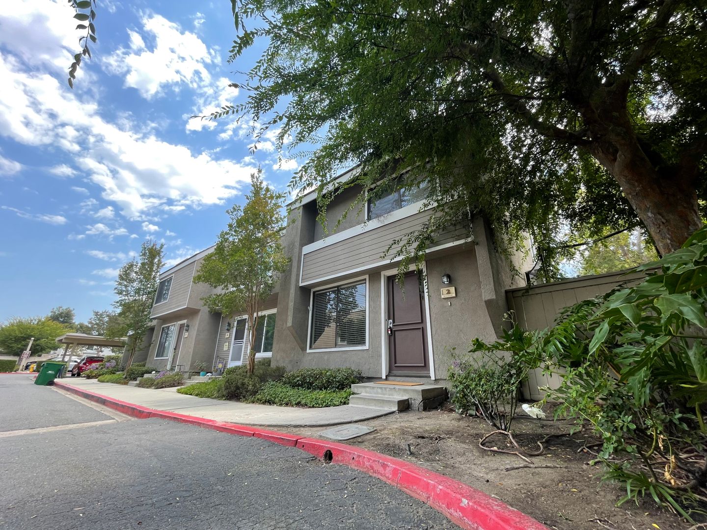 Irvine Townhome: 2 Rosemary