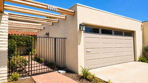 Modern Townhome Located in Beautiful Eastside Bluffs of Newport Beach! – photo 1