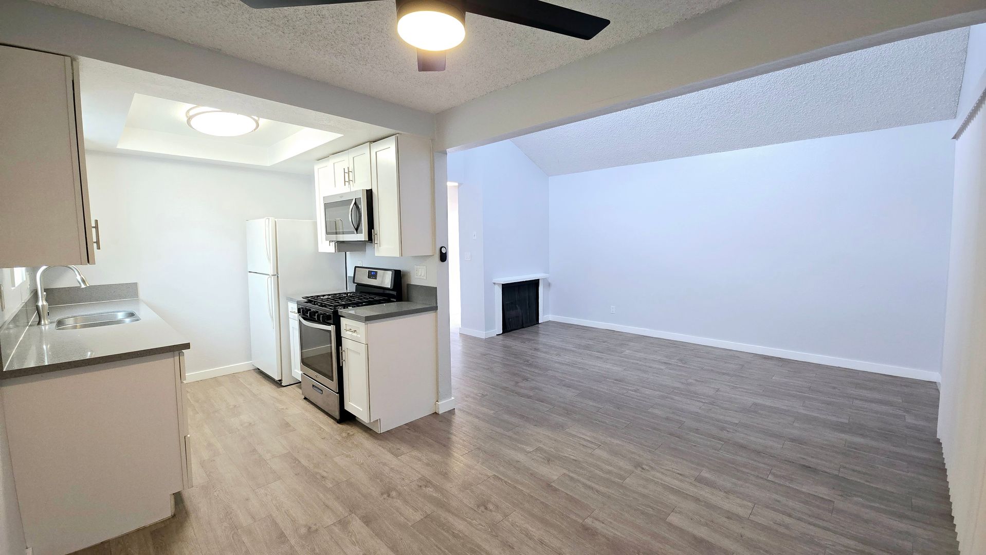 Huntington Beach Apartment: 7942 Stark Dr.