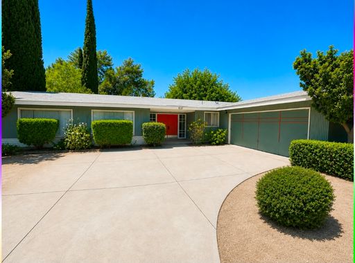 Charming Single-Story Home on a Private 1/4-Acre Lot – photo 1