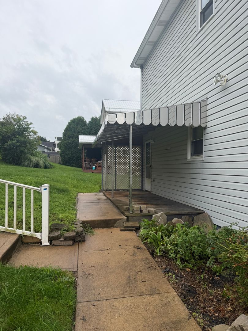 Hyde Apartment: 451 Center St