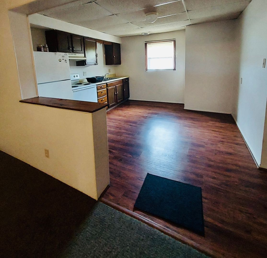 Vandergrift Apartment: 108 B Farragut Ave
