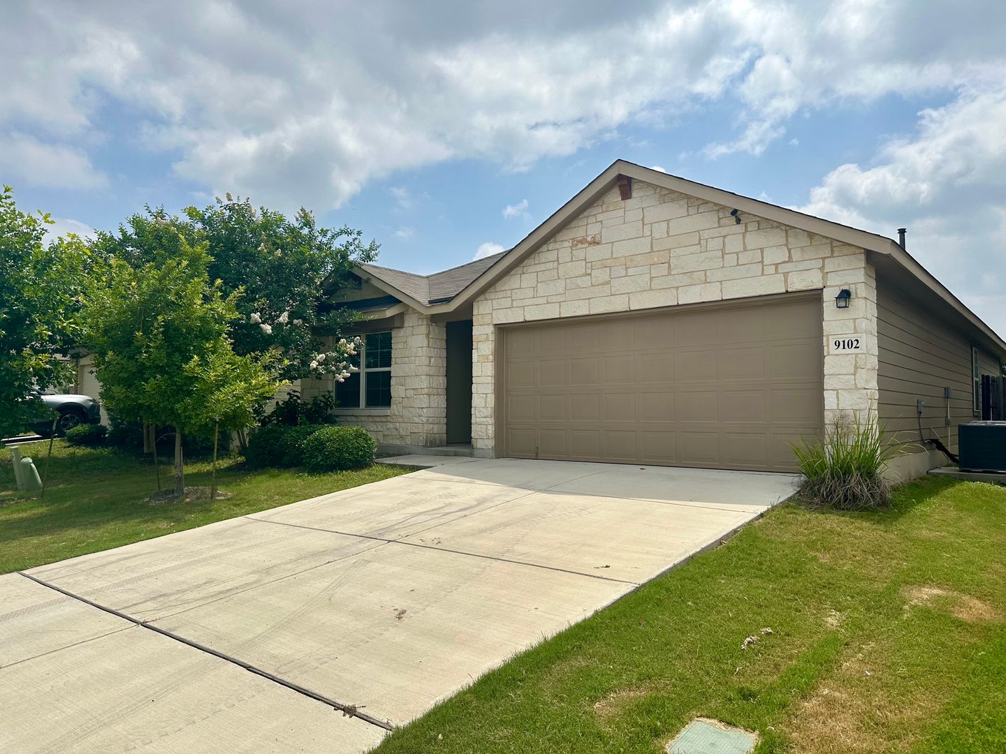 San Antonio House: 9102 Jersey Stone