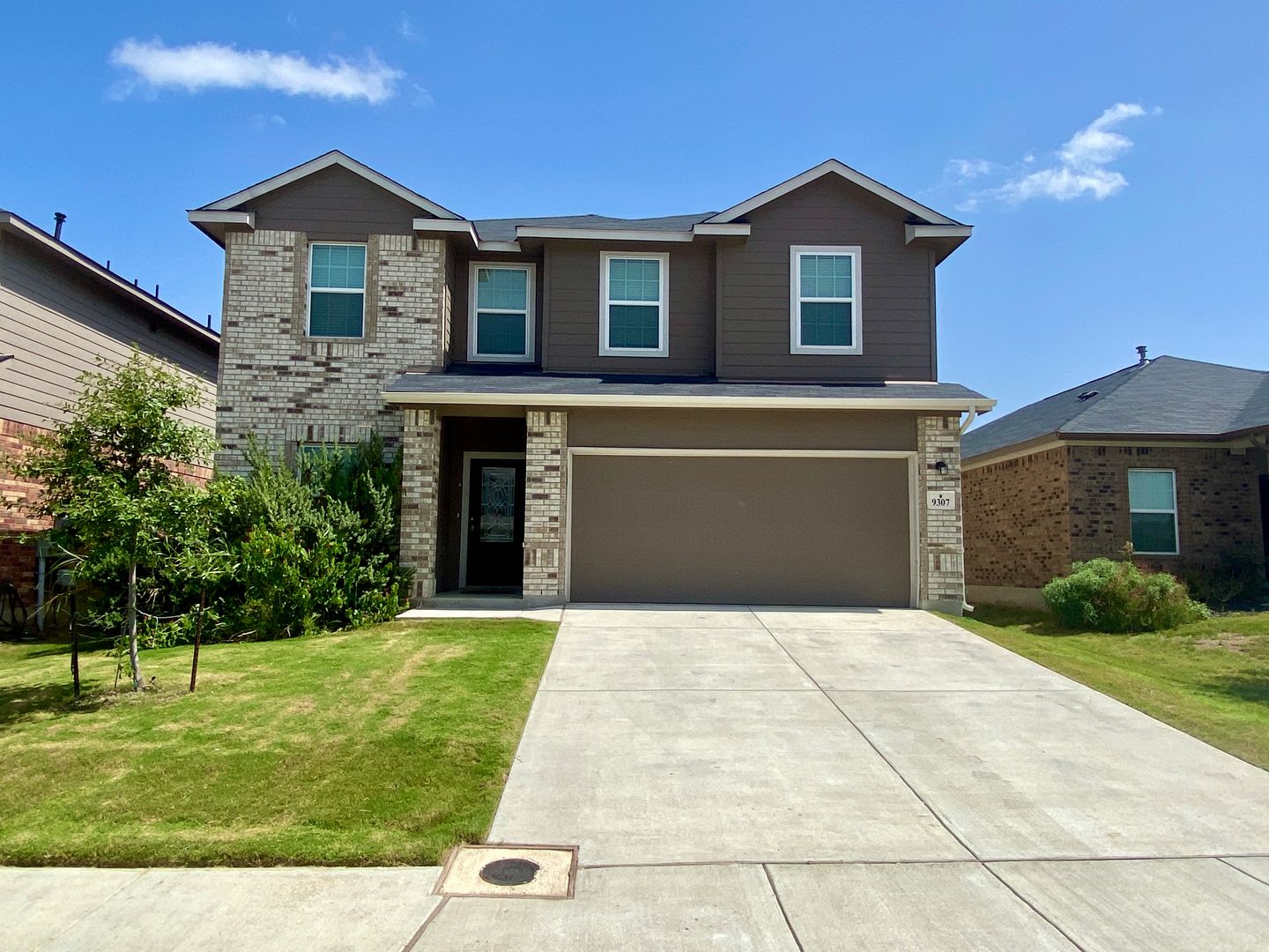 Converse House: 9307 Avondale Park
