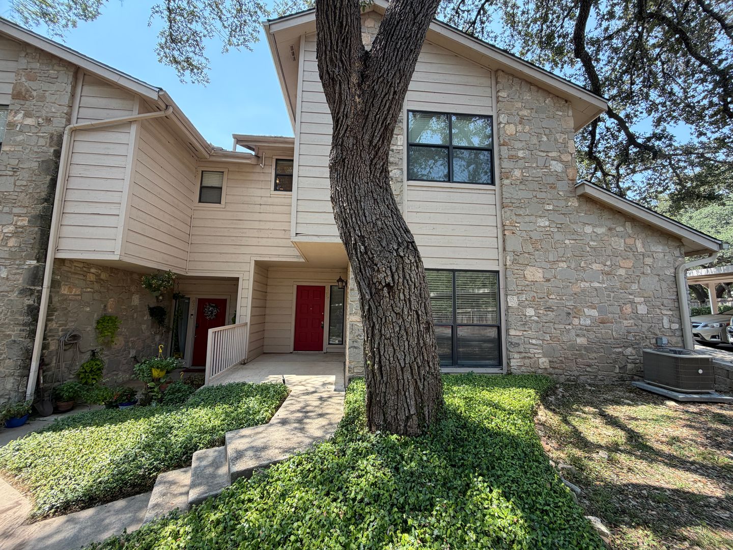 San Antonio Apartment: 829 W. Bitters Rd #602
