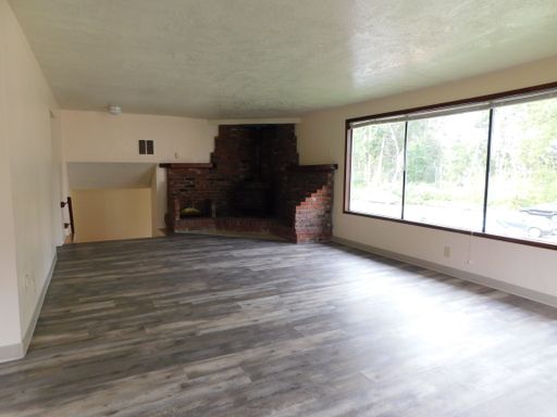 Large 5-Bedroom Home | Close to University! $500 OFF First Month Rent!!!!! – photo 1