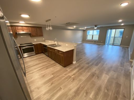 Huge Two-Bedroom Fairhaven Apartment – photo 1