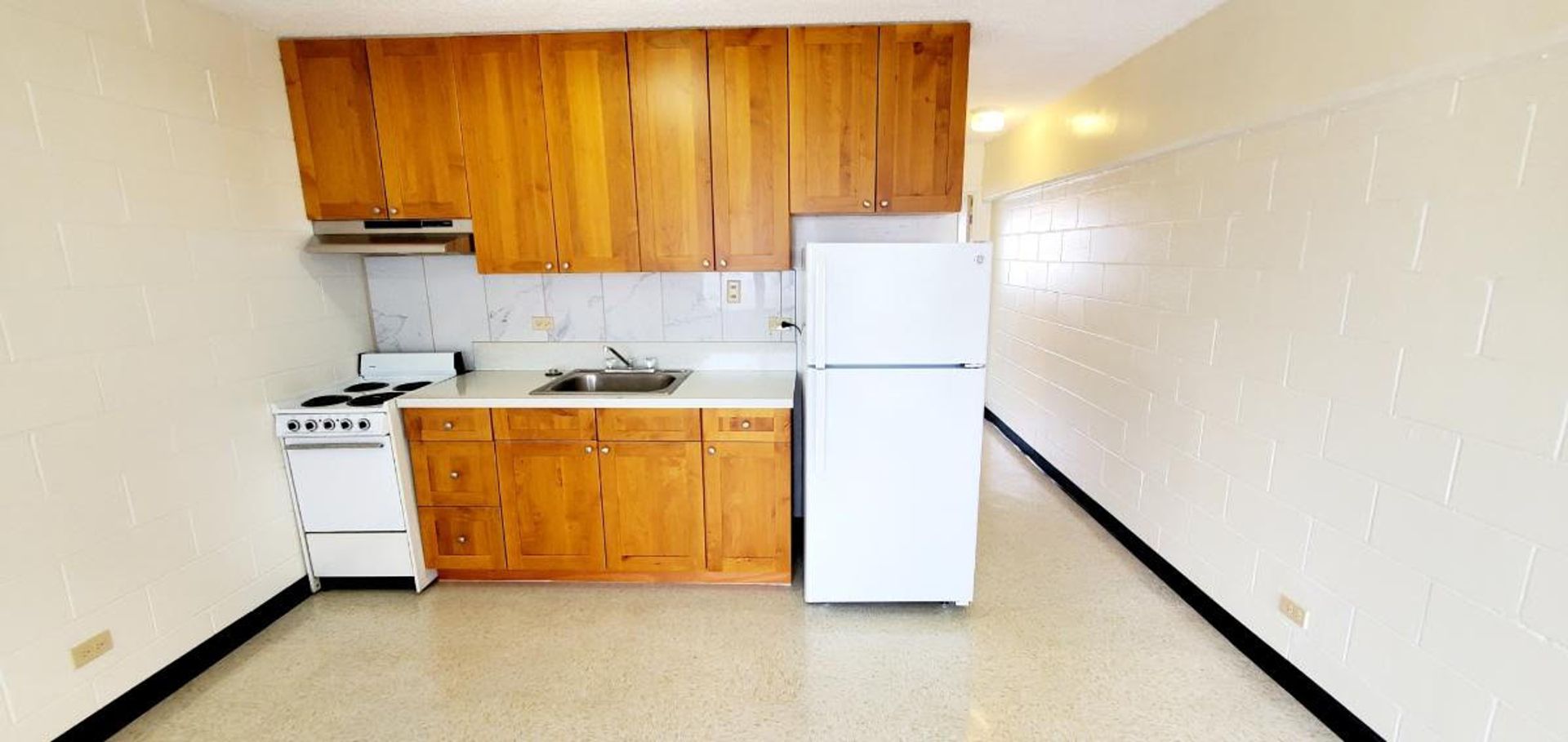 Honolulu Apartment: 2558 Date St