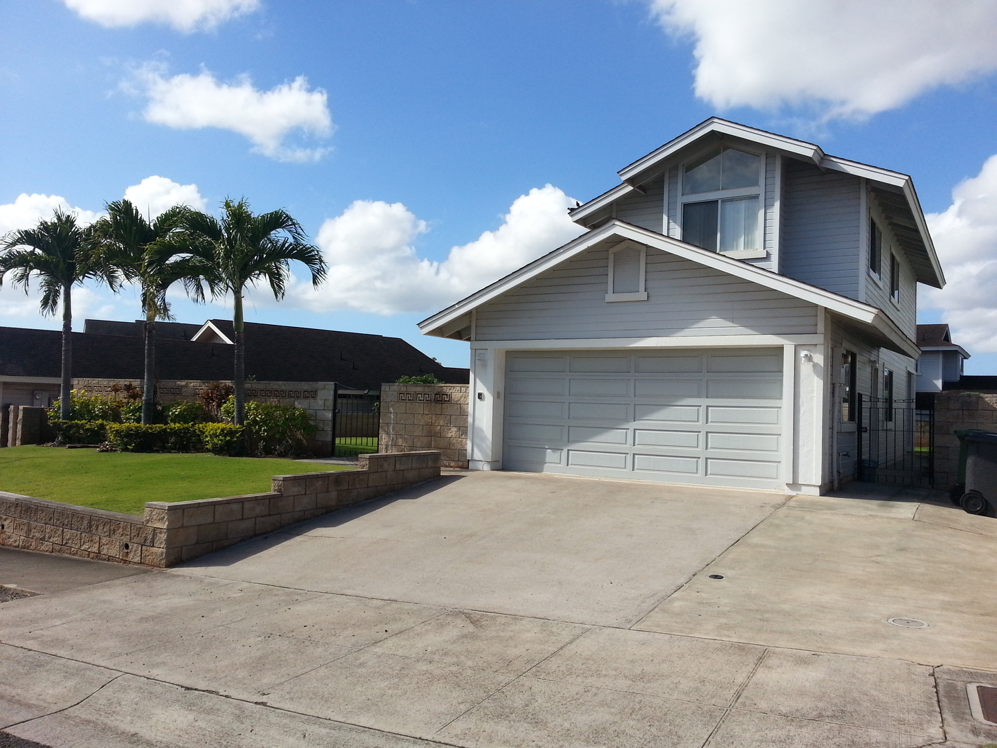 Waipahu House: 94-1005 Kaamea Street