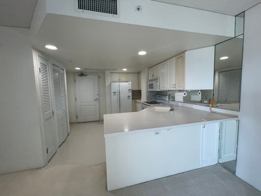 Independent Senior Living 55+, 2BR/1BA/1PKG, Utilities included! – photo 1