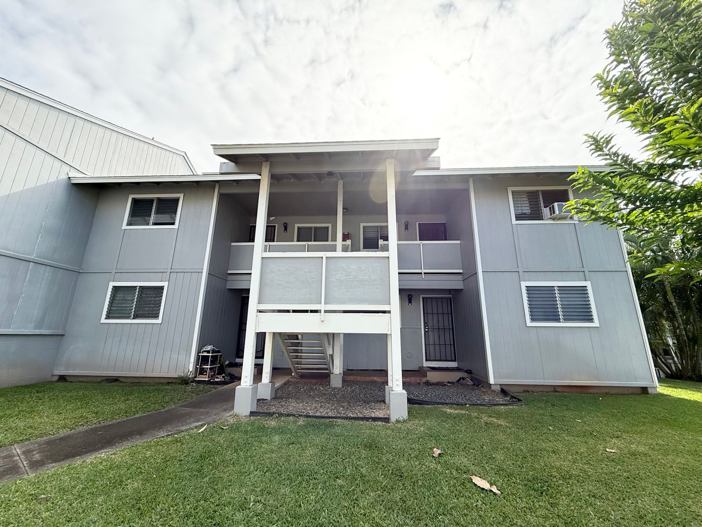 Pearl City House: 98-1455 Kamahao St. #327