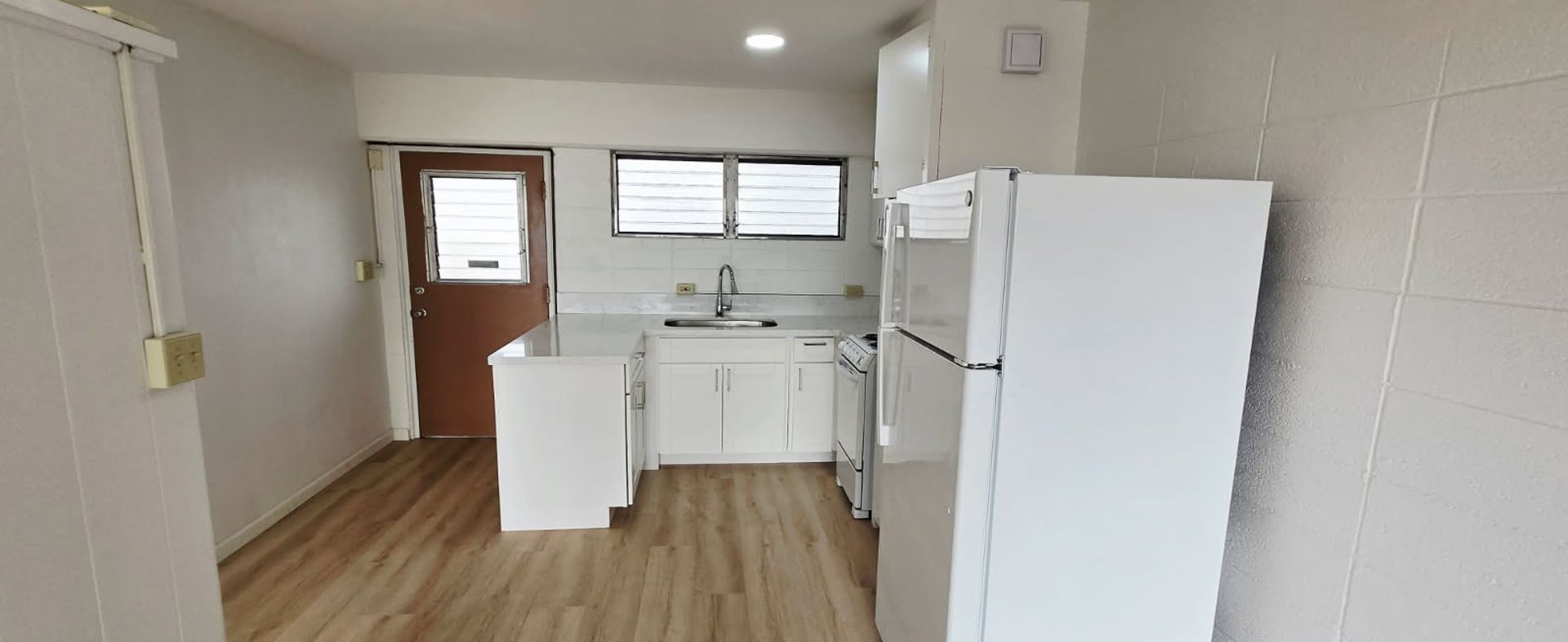 Honolulu Condo: 909 University Avenue, #214