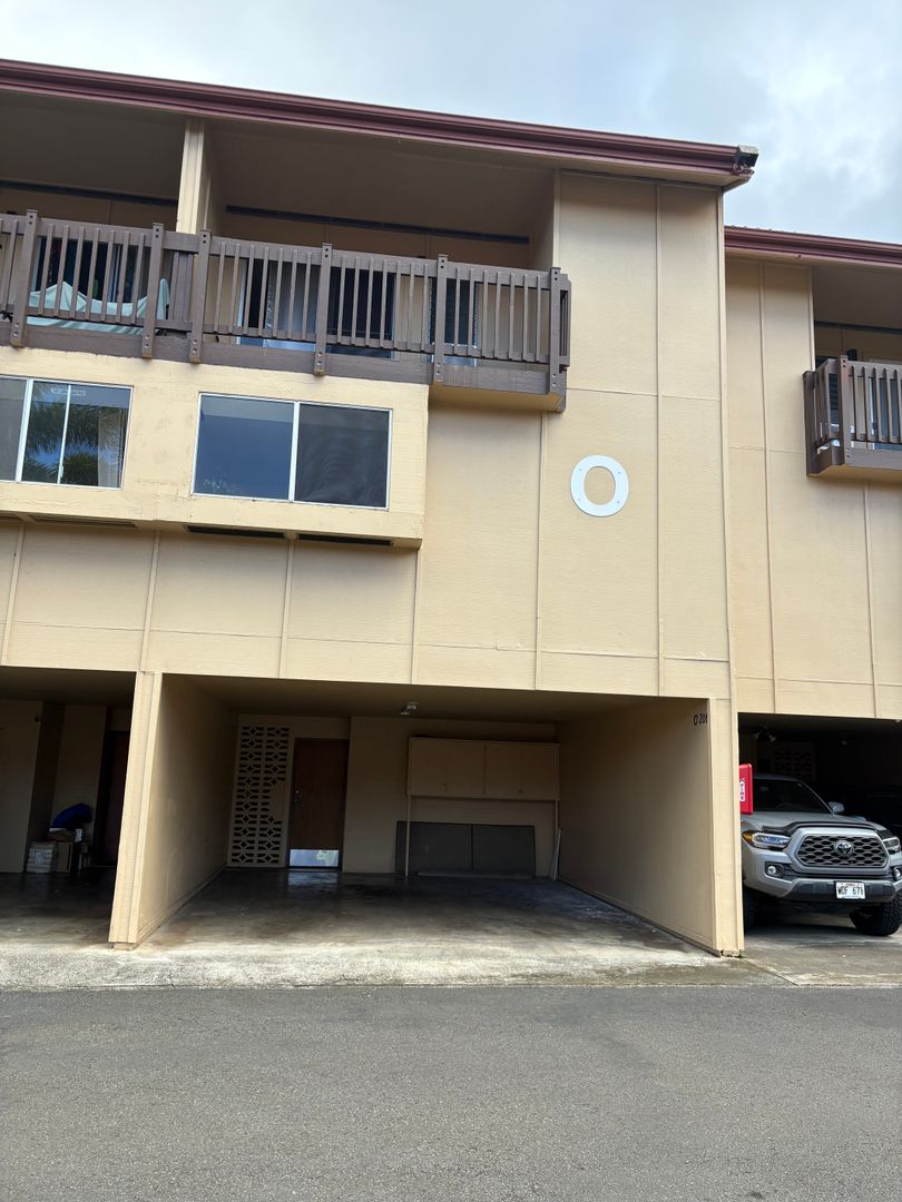 Kaneohe House: 46-063 Emepela Pl #O206