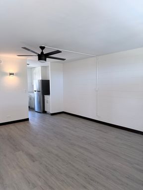 2 Bedroom / 1 Bath near UH Manoa - Varsity Place – photo 1