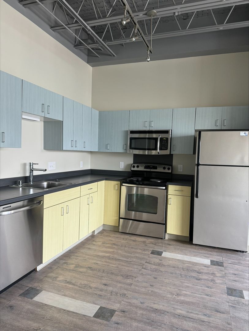 Honolulu Apartment: 680 Ala Moana