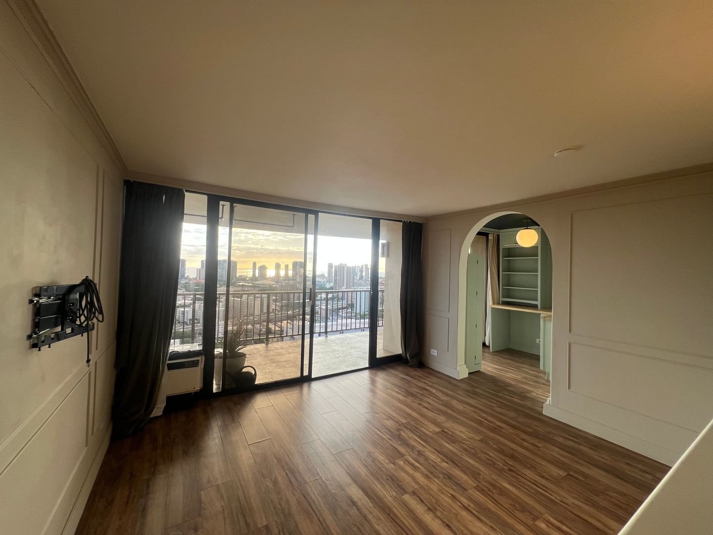 Honolulu Condo: 1201 Wilder Avenue #3004