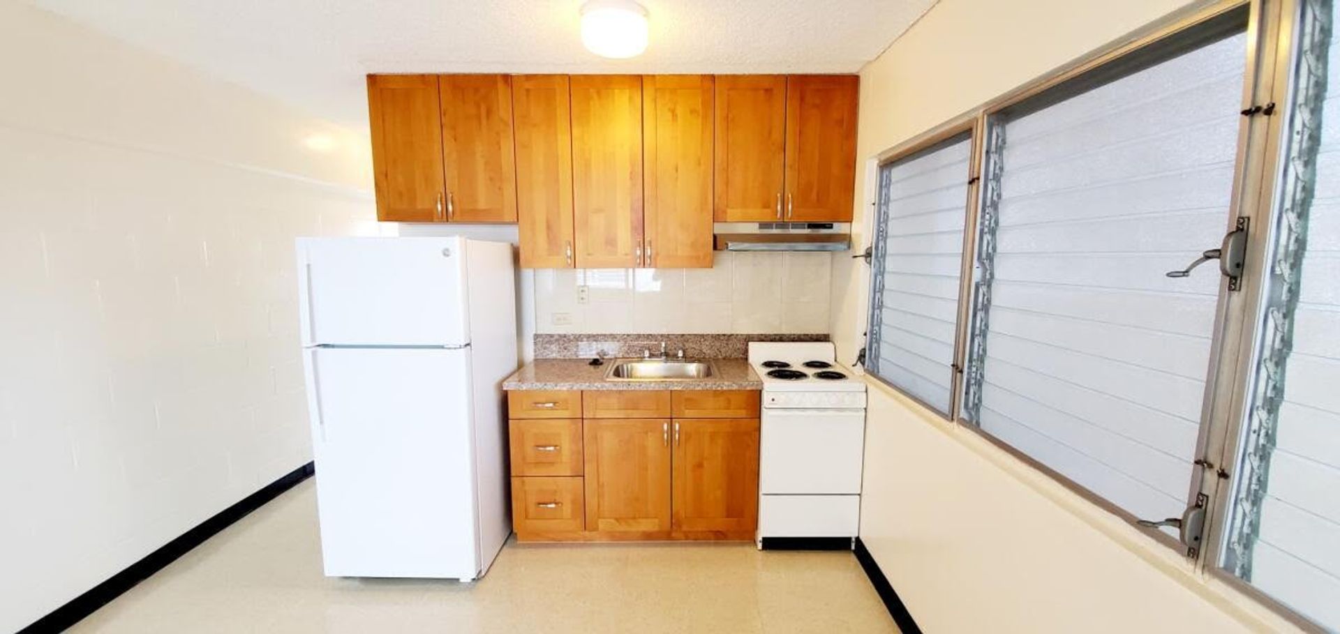Honolulu Apartment: 2558 Date St