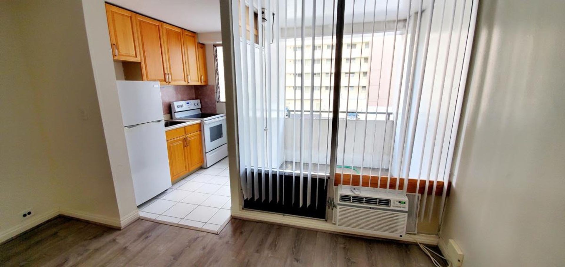 Honolulu Condo: 747 Amana St #415