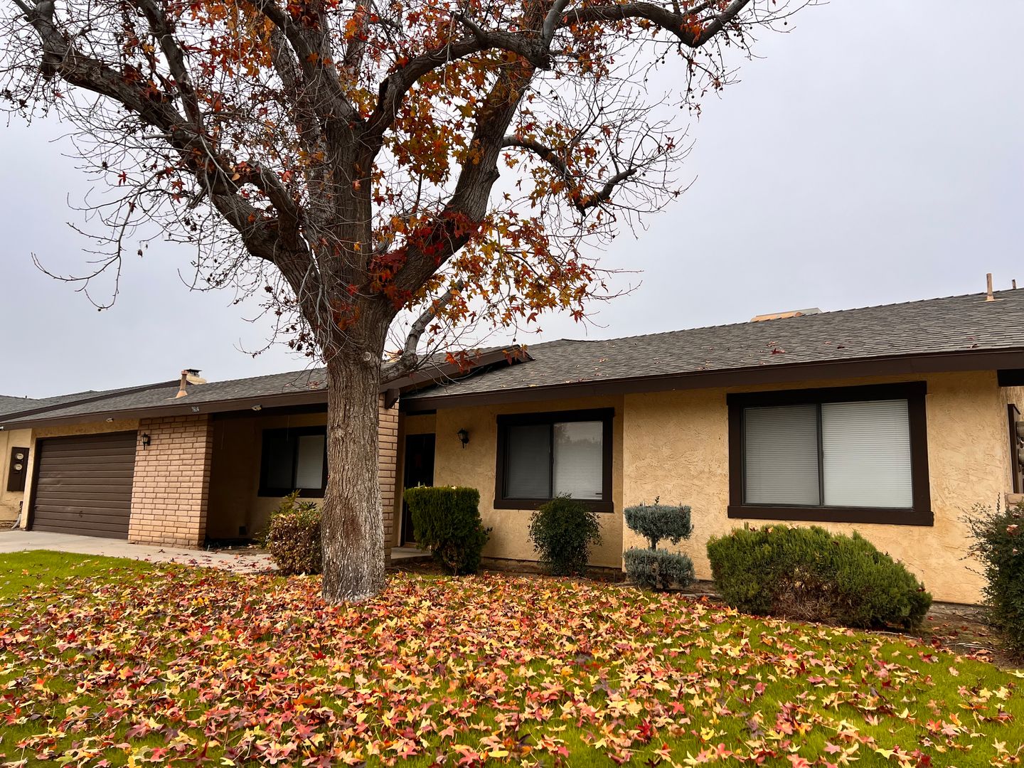 Bakersfield Apartment: 7604 Stockdale Hwy. #A-D