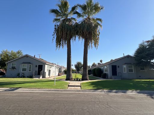 Central Bakersfield – photo 1